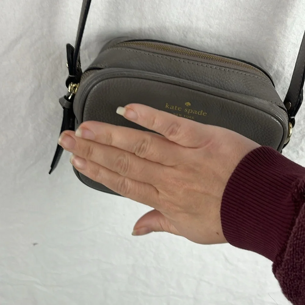 Kate spade minds gray mulberry cross body